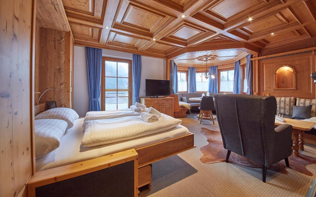 Holiday Lodge Frei & Wild Viehhofen Exterior photo